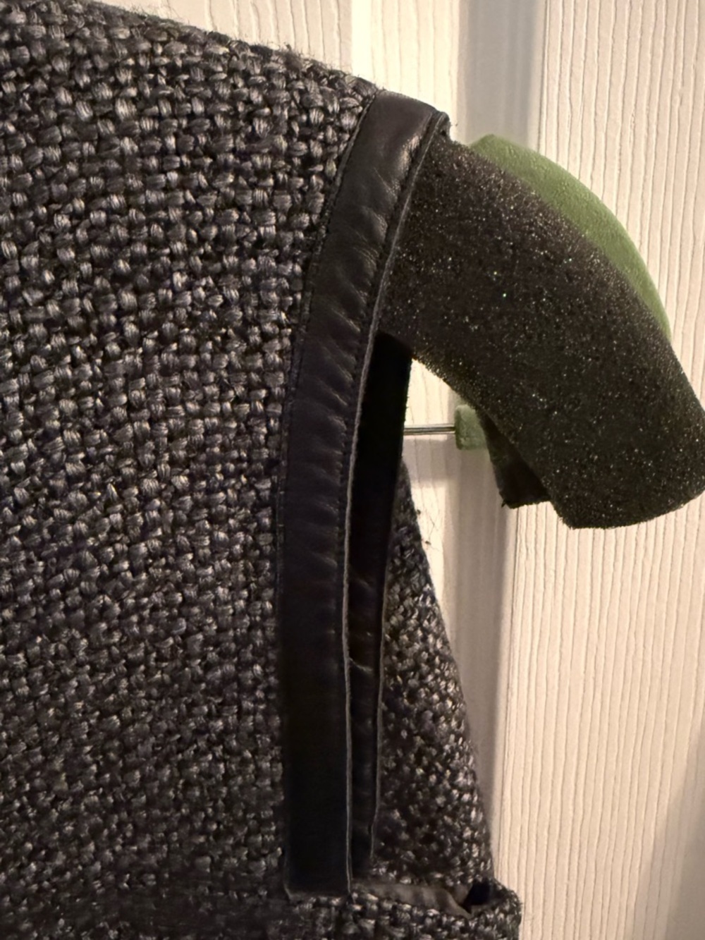 CHANEL Black and Gray Tweed Jacket Shell - Picture 3 of 8